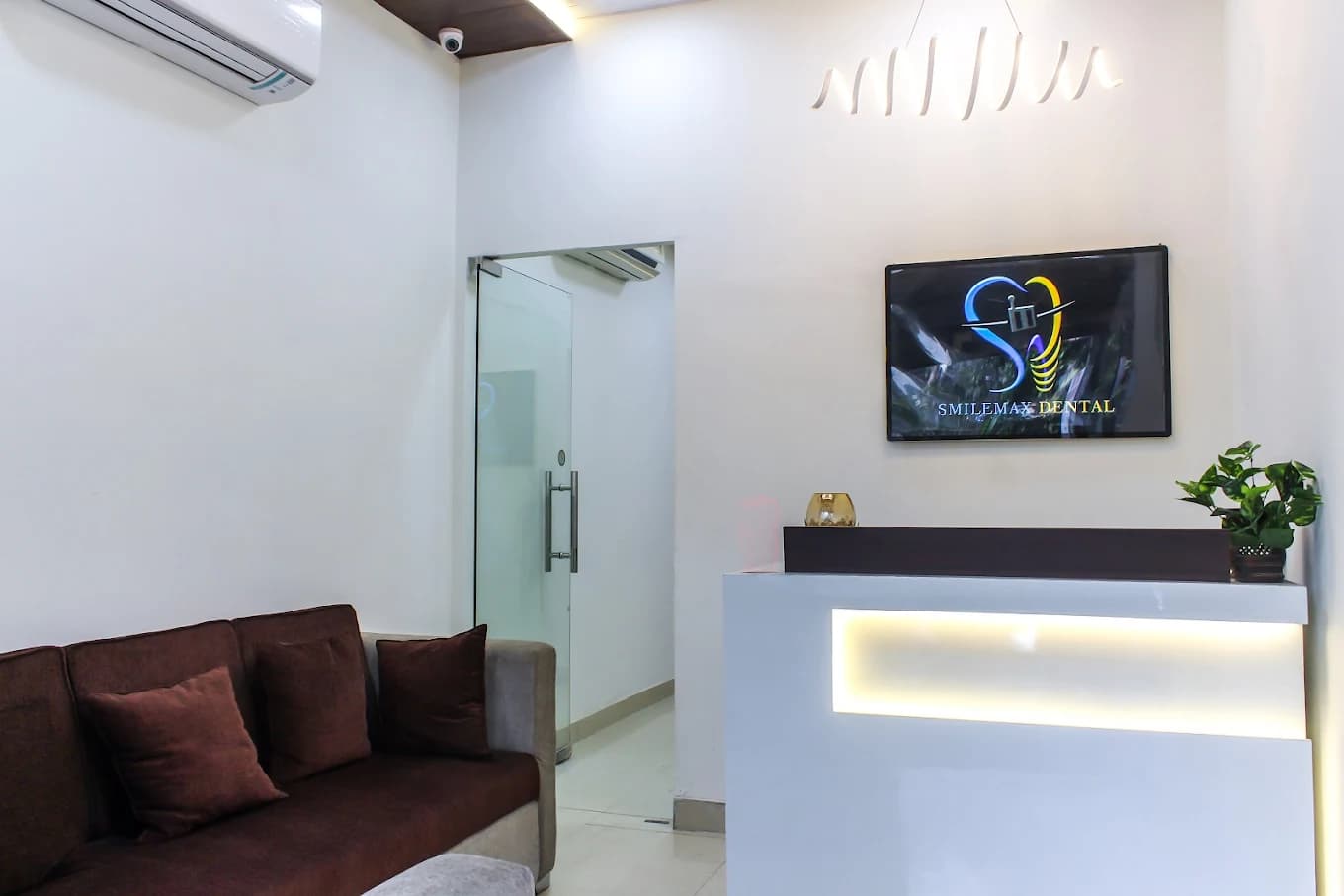 SmileMax Dental photo 2